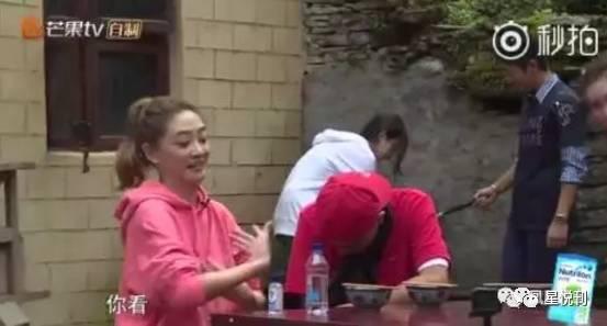 女生八卦吃瓜搞笑视频大全,笑料横生！女生八卦吃瓜搞笑视频大盘点