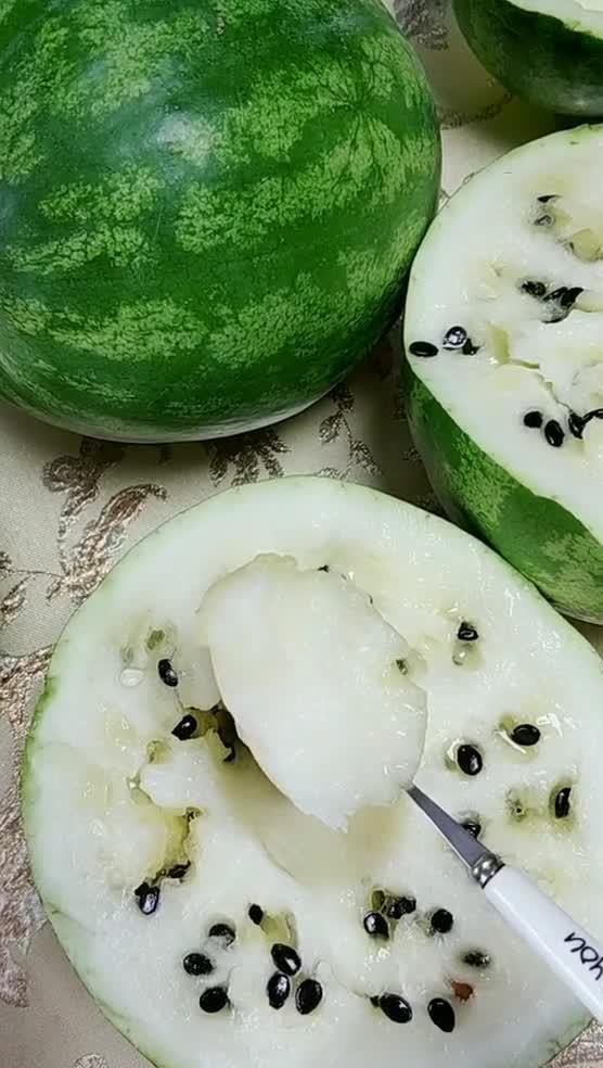 茭瓜怎么削片晒干吃的视频,茭瓜削片晒干，教你轻松制作传统小吃